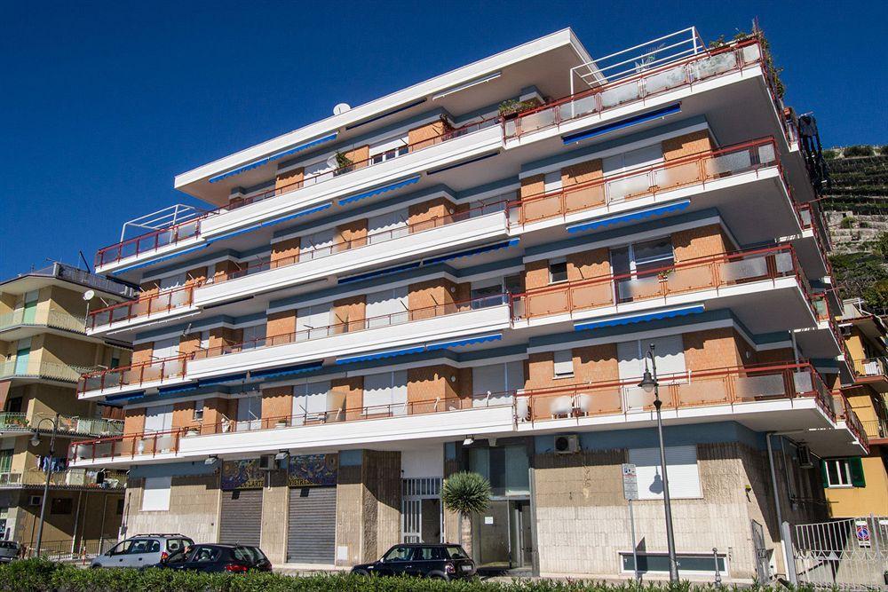Casa Vacanze Майори Екстериор снимка